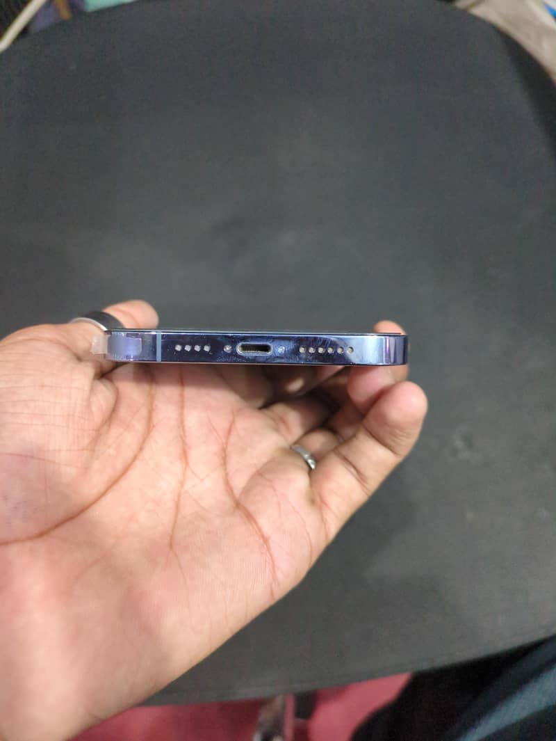 Apple iPhone 13 Pro Max 4