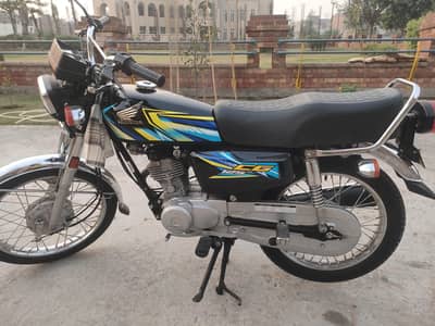 Honda cg 125 black colour