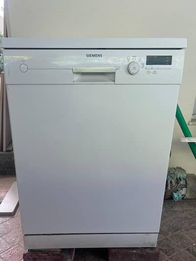Used Siemens Freestanding Dishwasher - White