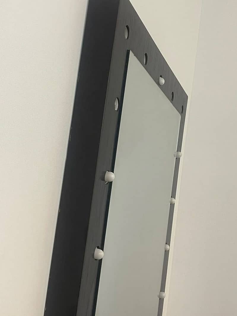 Dressing table mirror 1