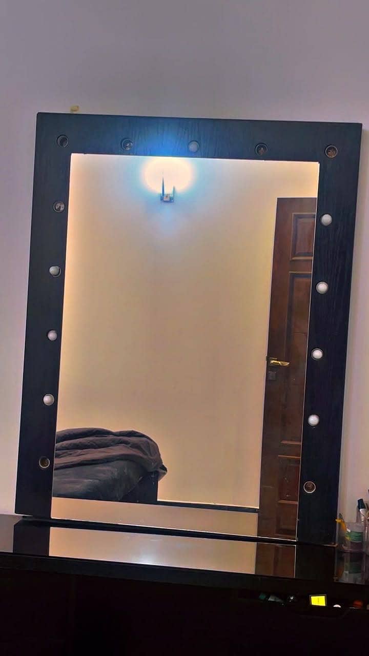 Dressing table mirror 2