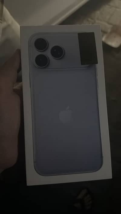 Apple iPhone 18 Pro Max burgundy glacier available 256 512