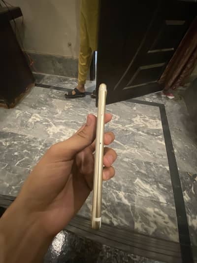 Apple iPhone 7