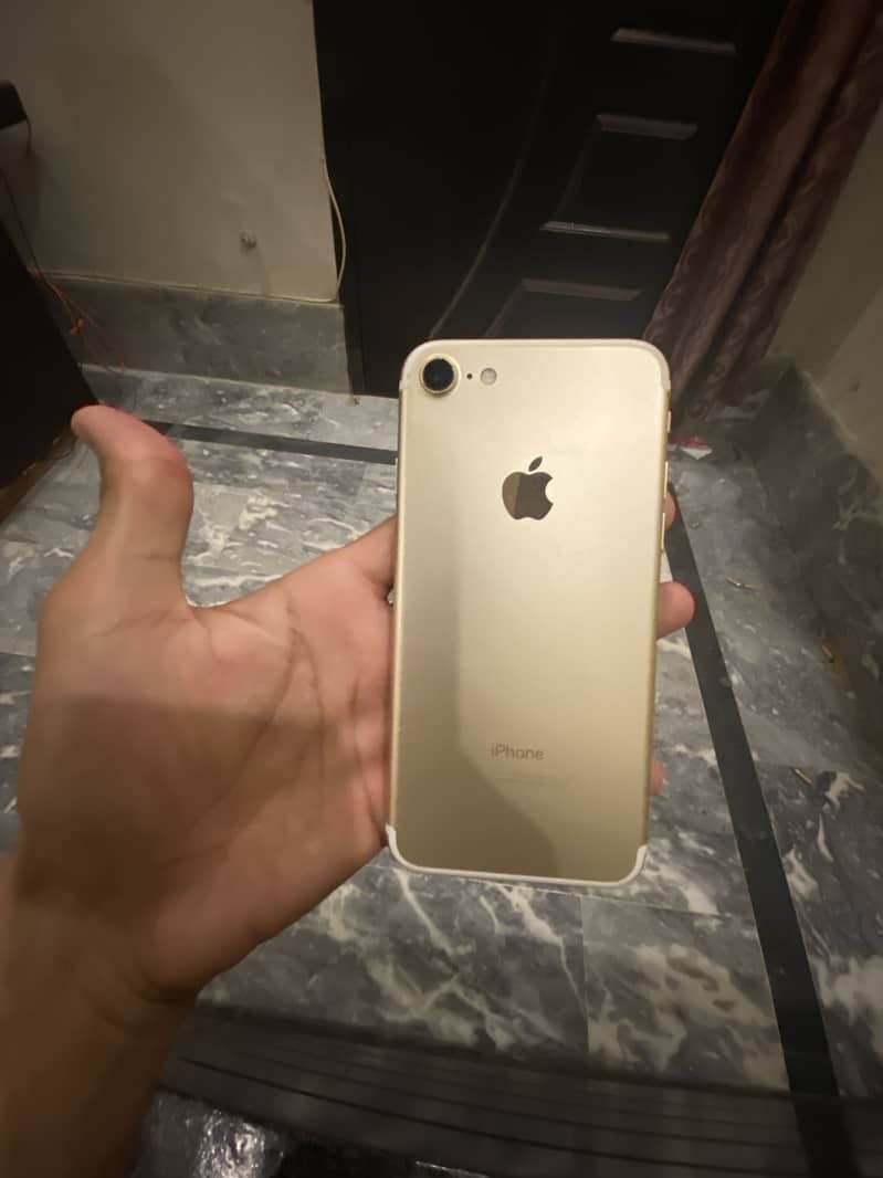 Apple iPhone 7   03294165920 1