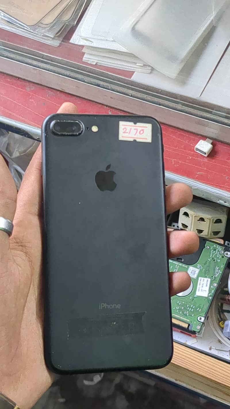 Apple iPhone 7 Plus 0
