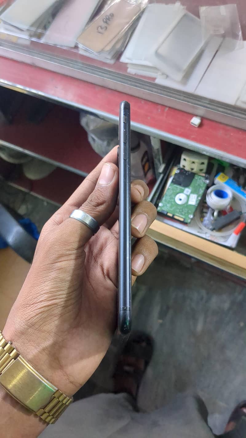 Apple iPhone 7 Plus 3