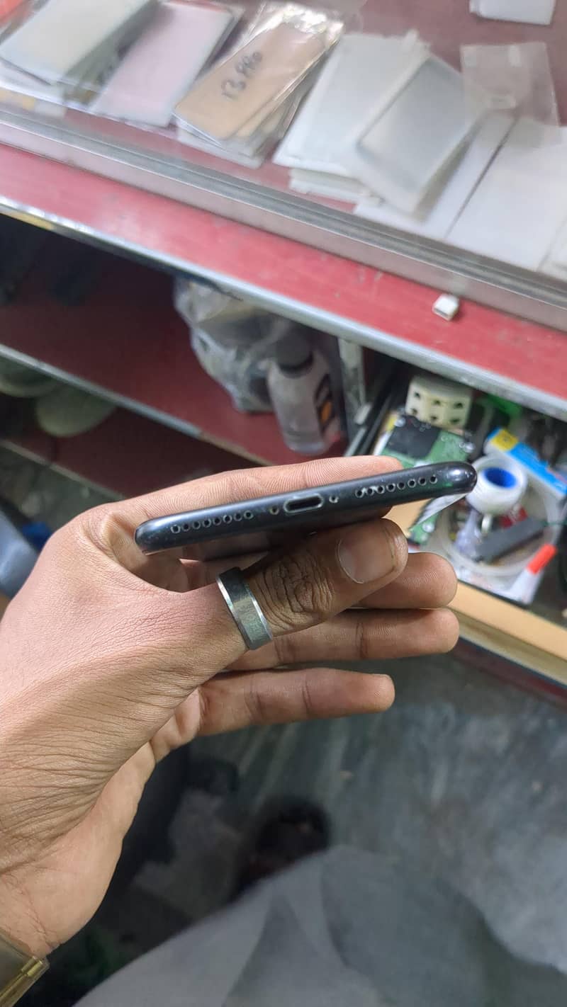 Apple iPhone 7 Plus 4