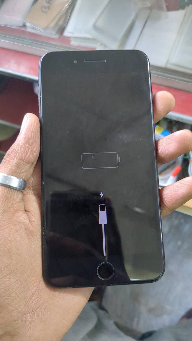 Apple iPhone 7 Plus 6