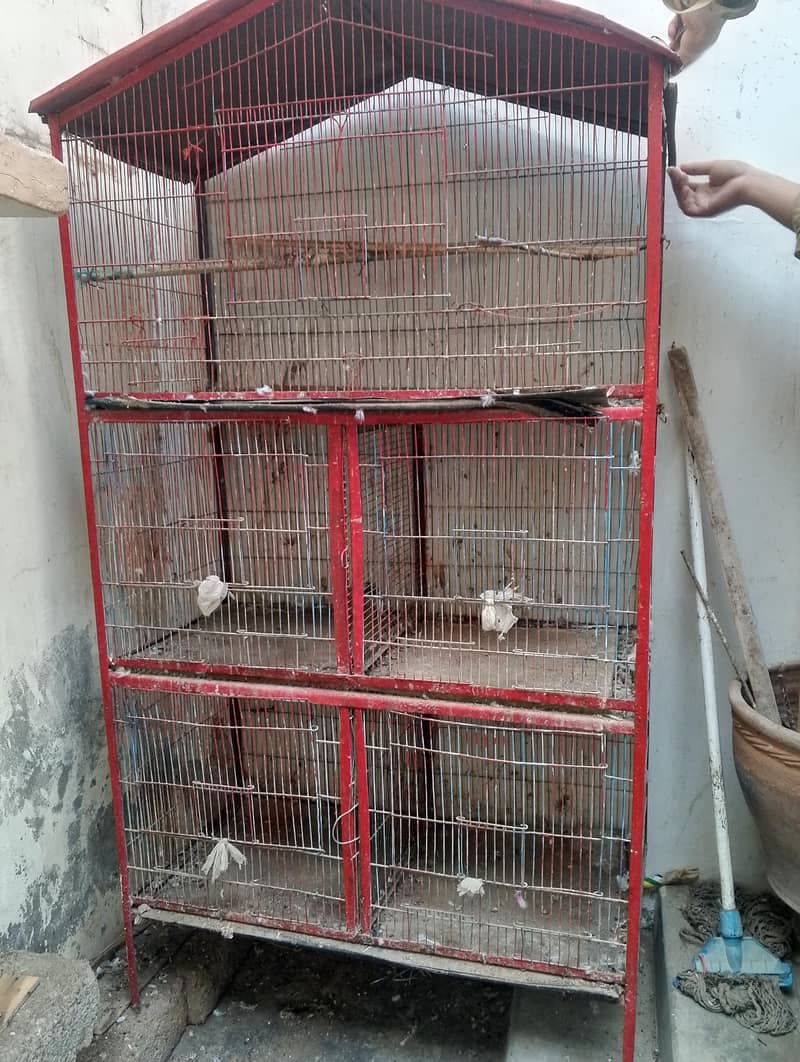 بڑا لوہے کا پنجره  پنجرےیں 5 خانے ہیں  منوبوط لوہے کا فریم ص5ن 3