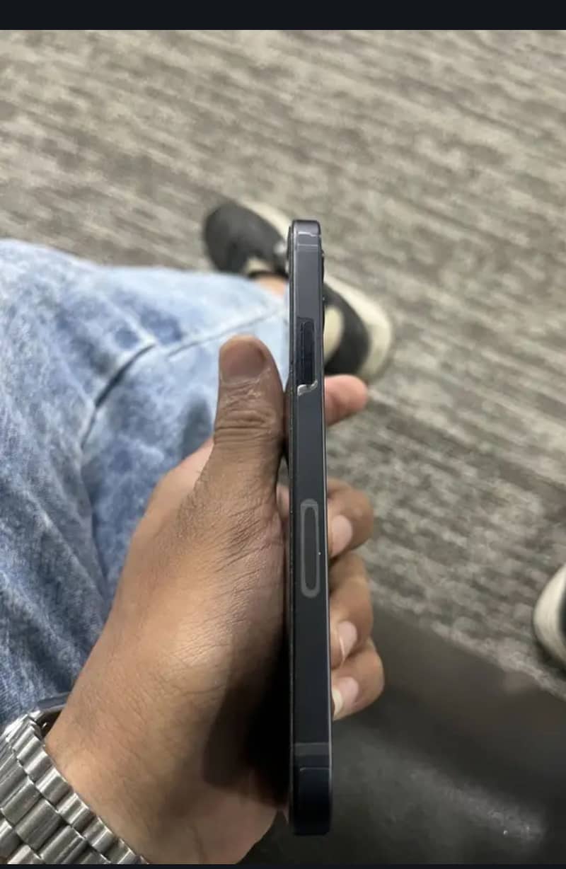 Apple iPhone 12 6