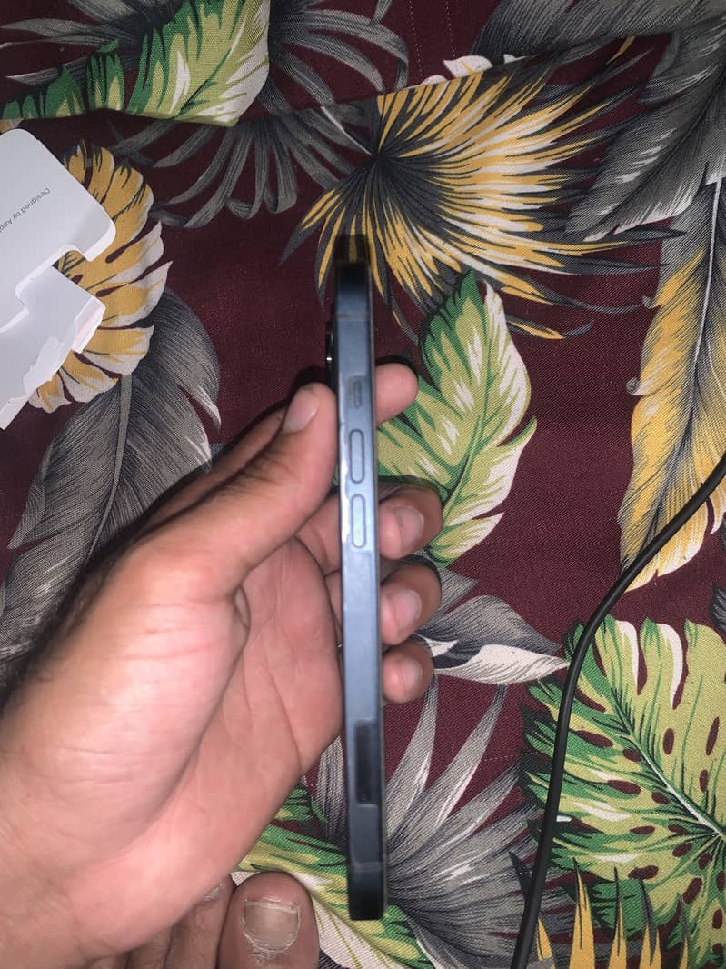 Apple iPhone 13 3