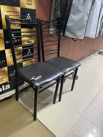 2chairs