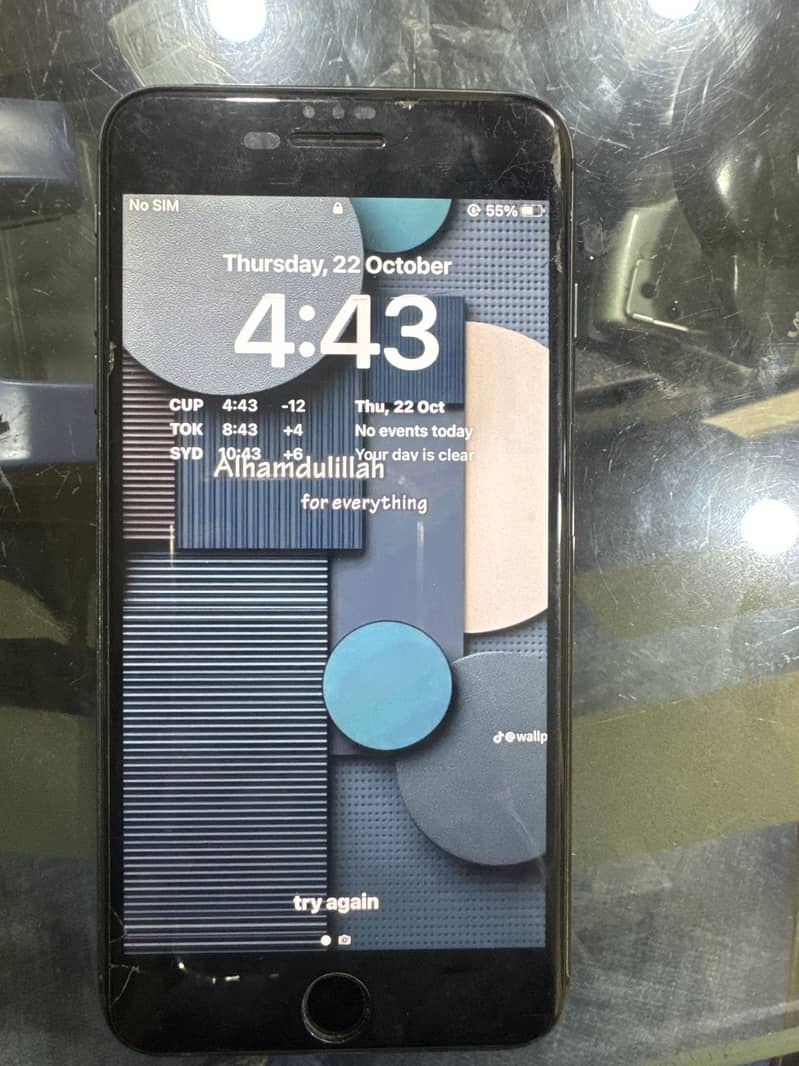 Apple iPhone 8 Plus 0