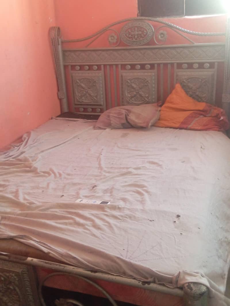 Iran bed good condition matres k sath 0