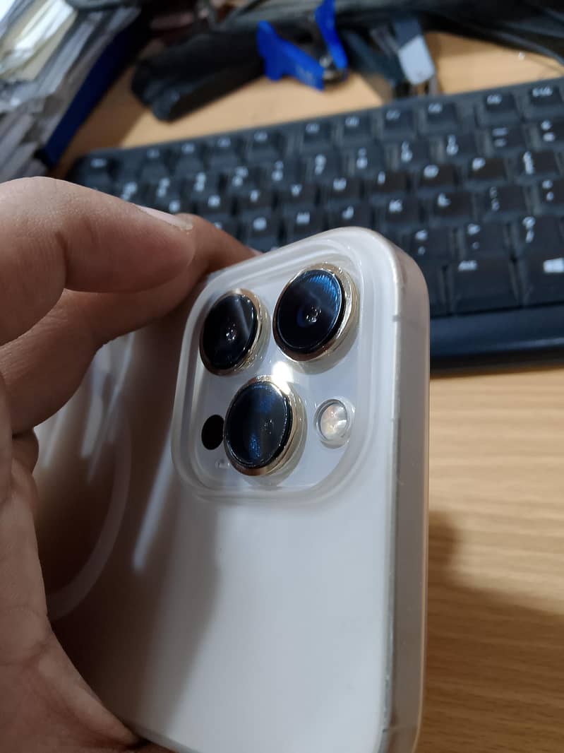 Apple iPhone 13 Pro Max 2