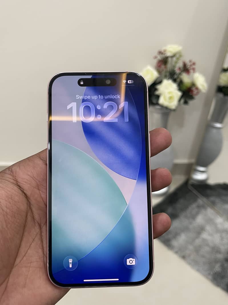 Apple iPhone 15 4