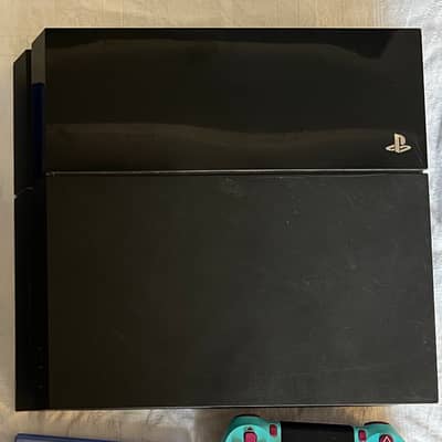Sony PS4 500GB | 2 Controllers | 5 Games | No Jailbreak