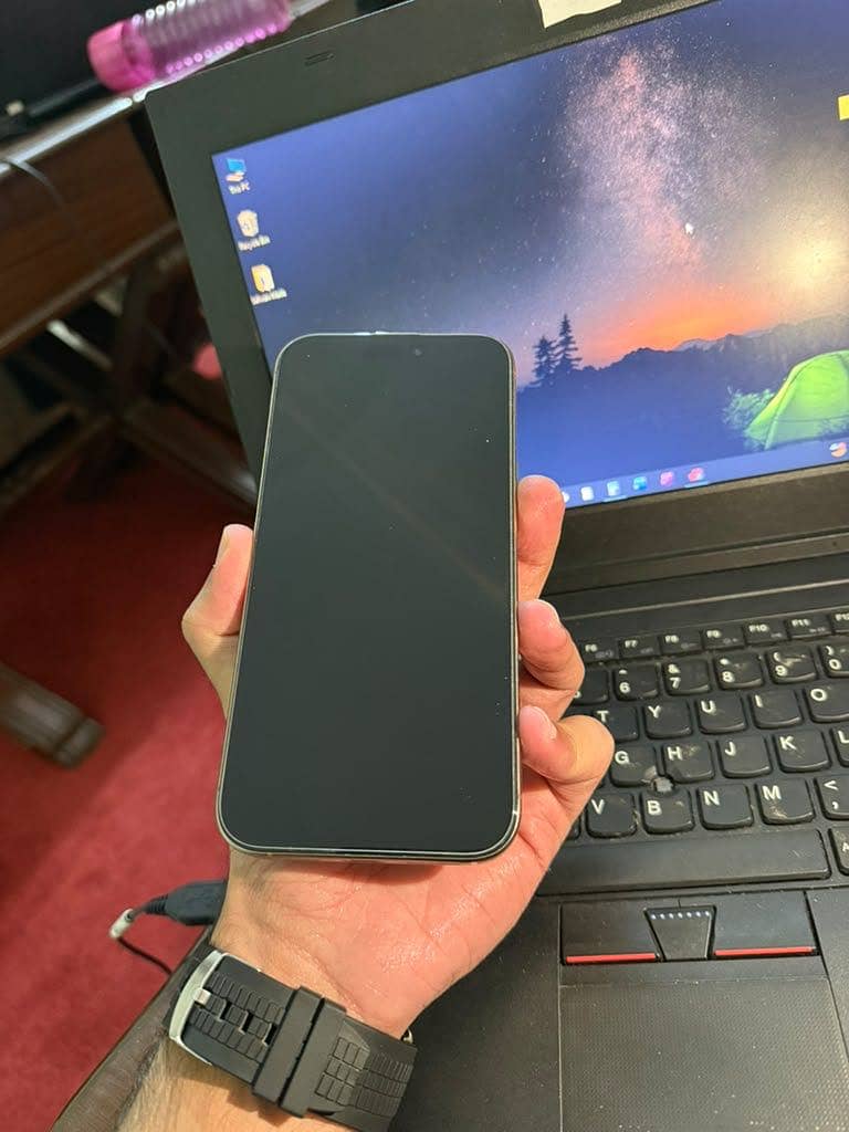 Iphone 16 pro max 1