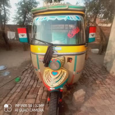 tez Raftaar CNG rikshaw for sale