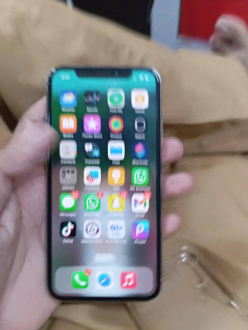 Apple iPhone X 3