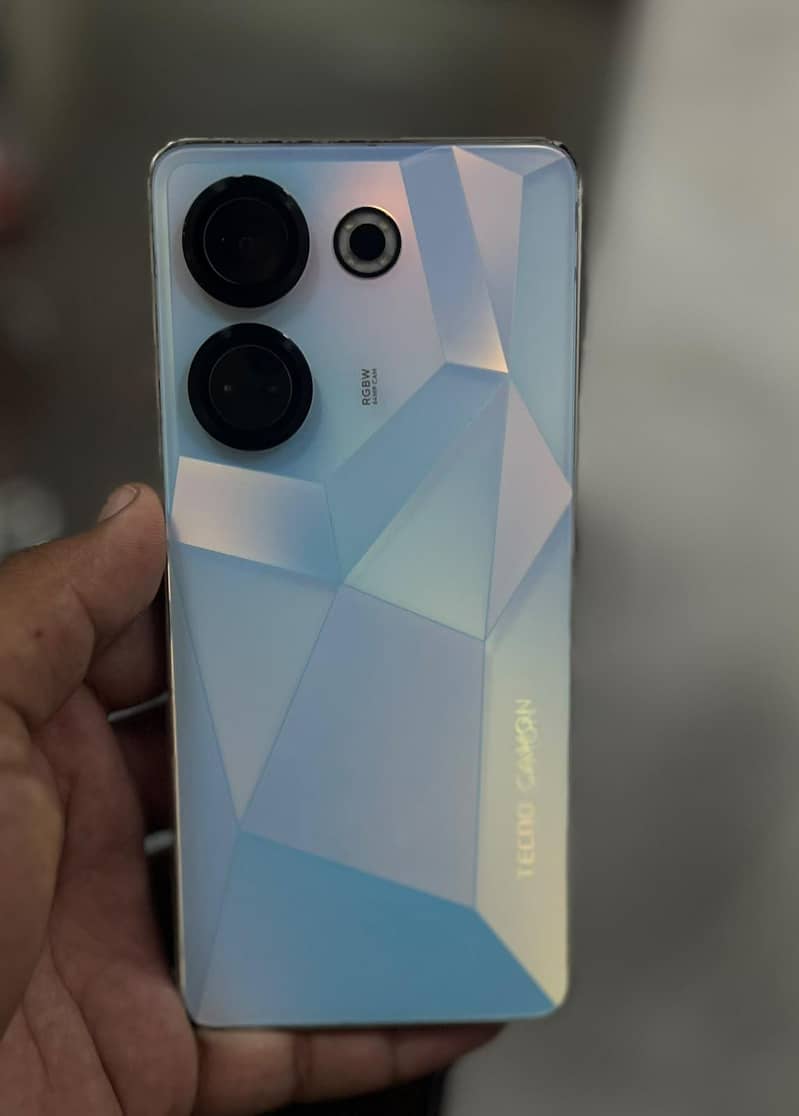 Tecno CAMON 20 0
