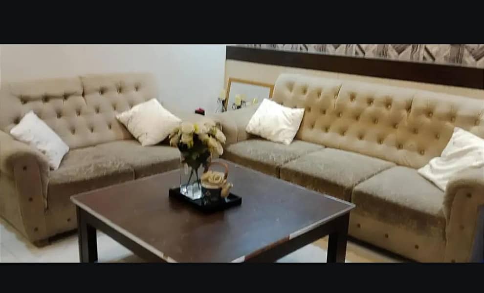 321 sets used sofa 0