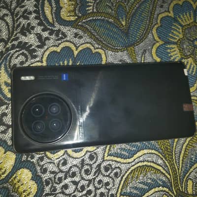 Vivo X90s