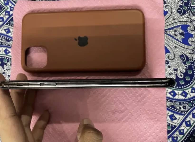 Apple iPhone 11 Pro Max 0