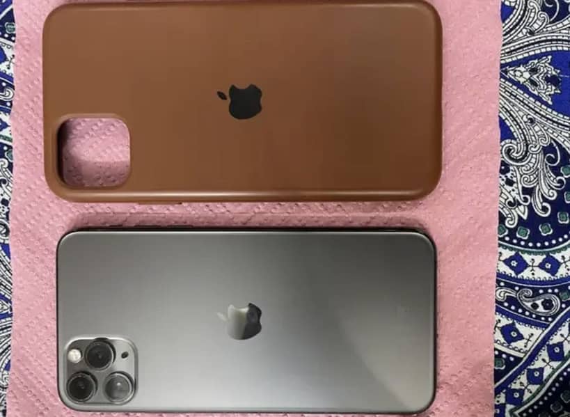 Apple iPhone 11 Pro Max 1