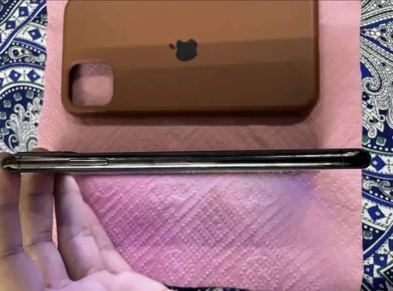 Apple iPhone 11 Pro Max 5
