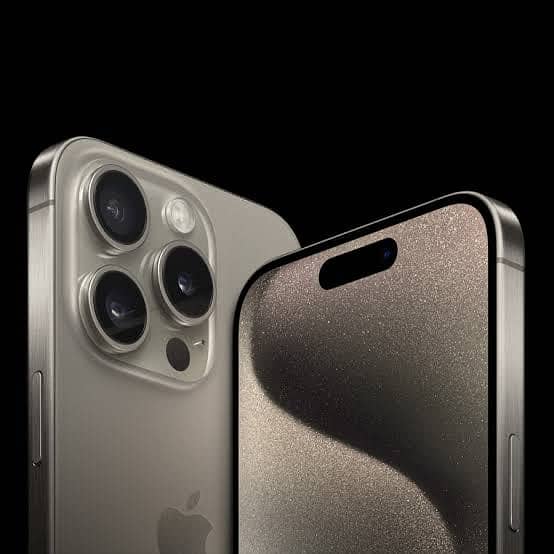 Apple iPhone 15 Pro Max 0
