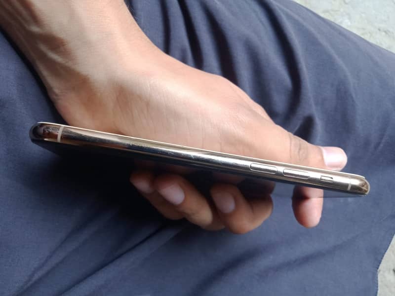 Apple iPhone 11 Pro 0