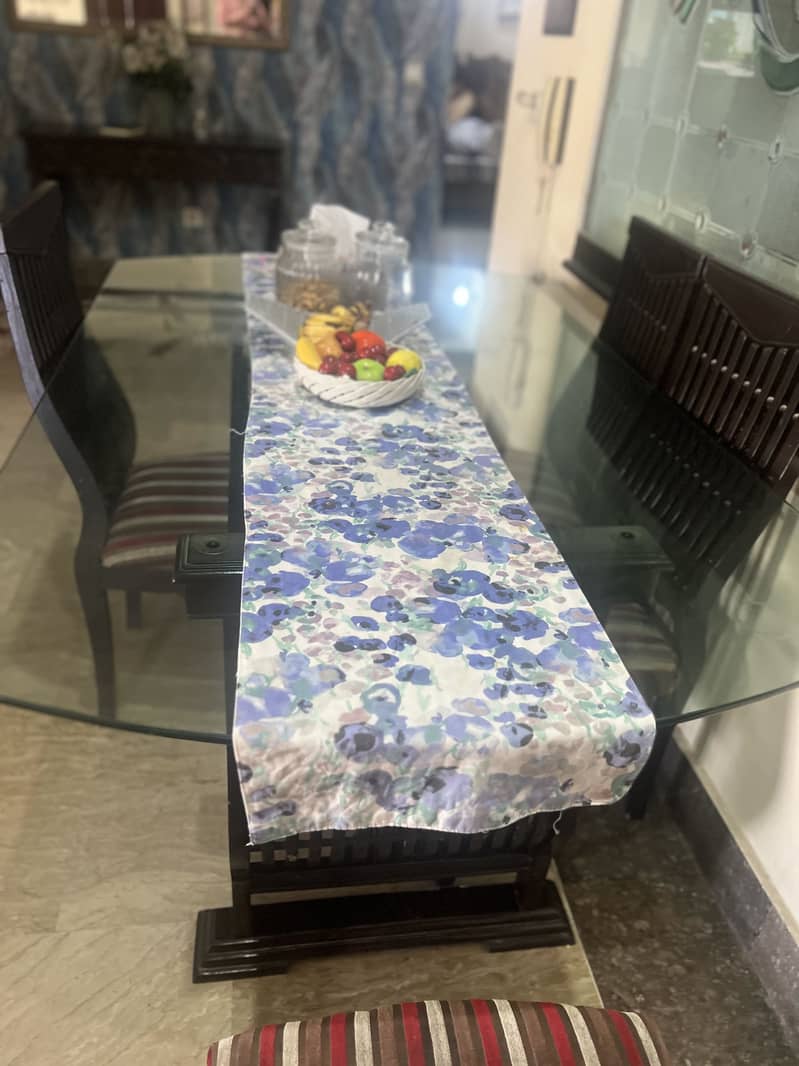Only dinning table 1