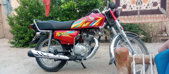 Honda 125 Almost new Csd Foji Honda