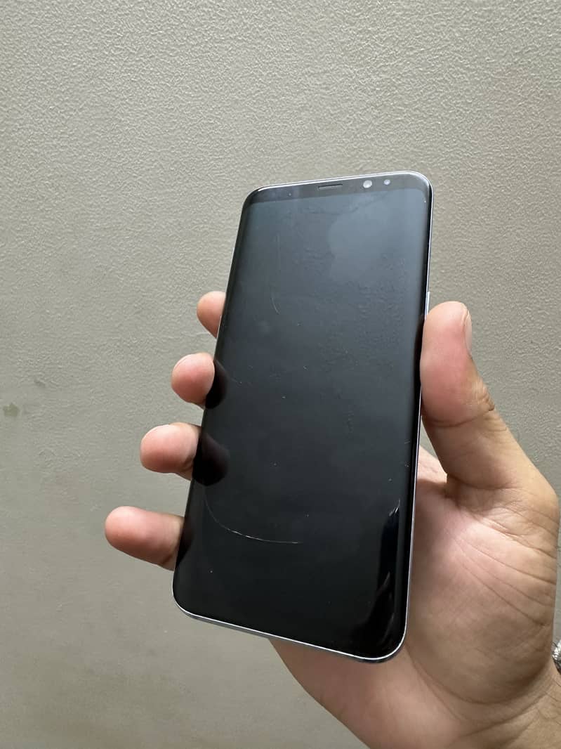 Samsung Mobile S8 Plus 1