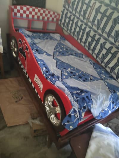 kids bed like new one,decor wd lights