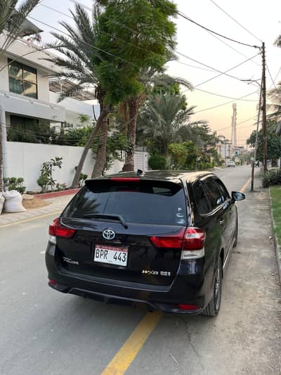Toyota Corolla Fielder 2015