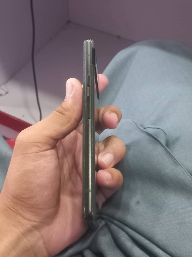 Google Pixel 6a 5