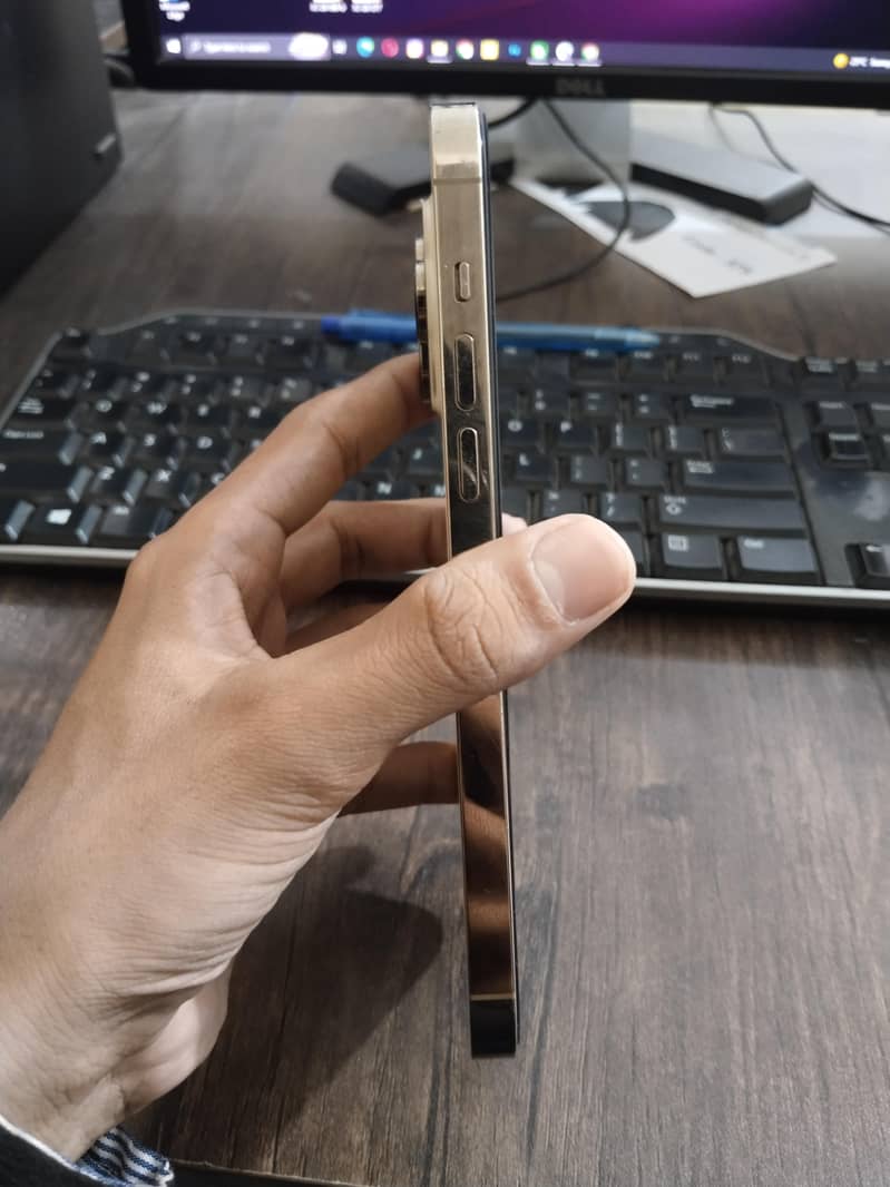 Apple iPhone 14 Pro Max 3