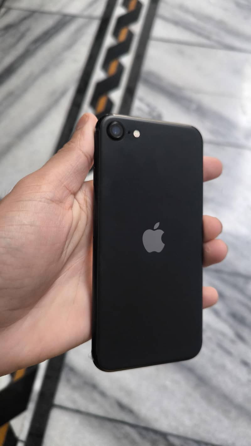 Apple iPhone SE 0