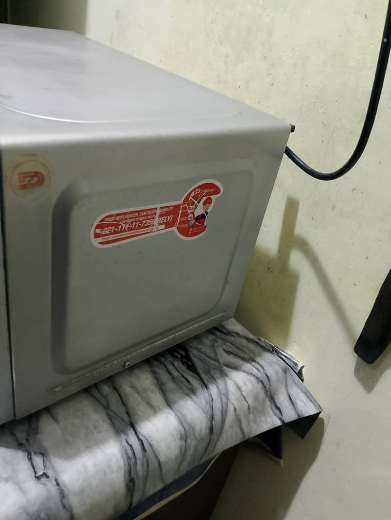 microwave over Dawlance 2
