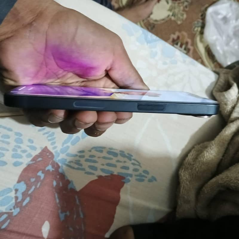 Apple iPhone 13 4