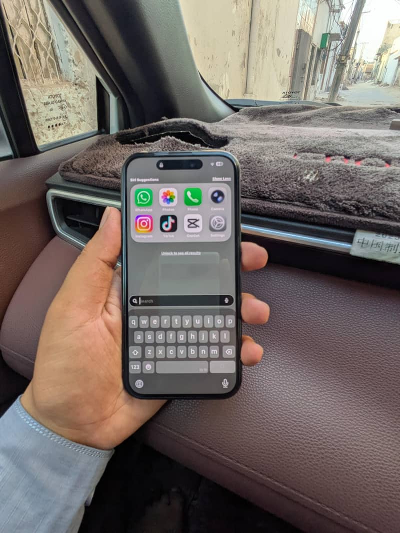 Apple iPhone 15 4