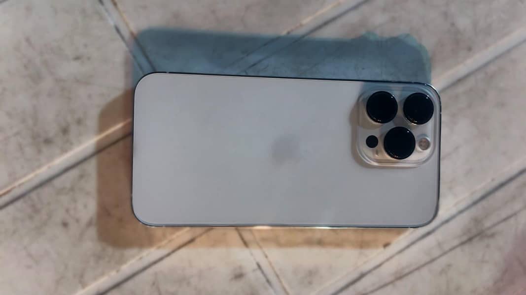 Apple iPhone 13 Pro 3