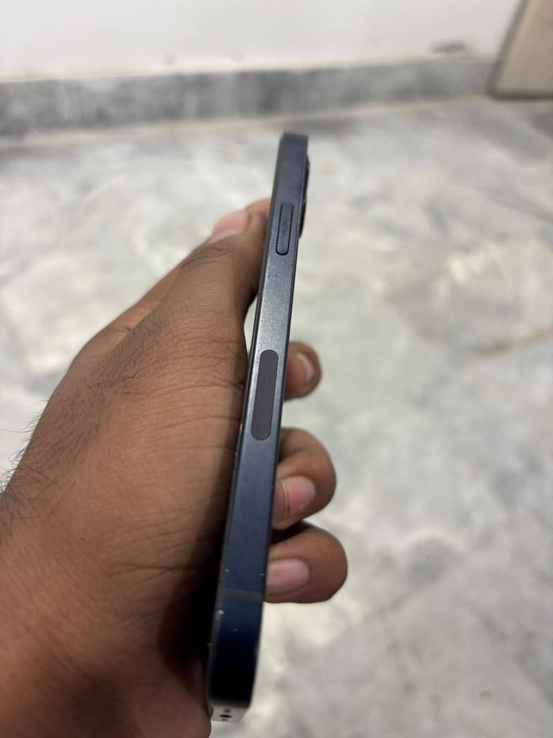 Apple iPhone 12 2