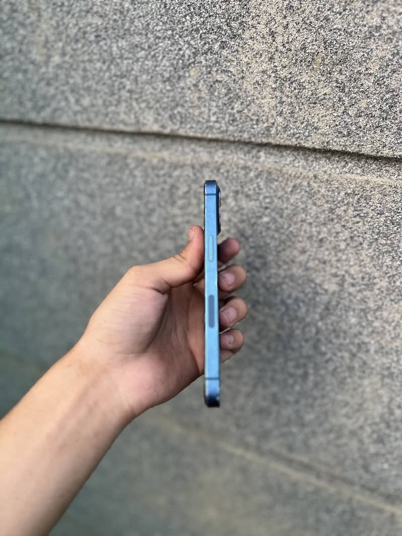 iPhone 13 Jv 4