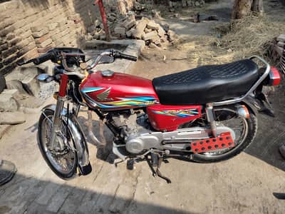Honda 125 2018 model 03163570130 call me