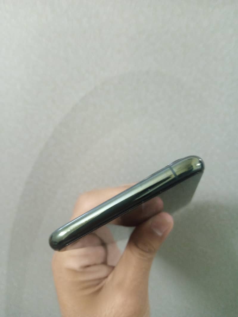 Apple iPhone 11 Pro Max 1