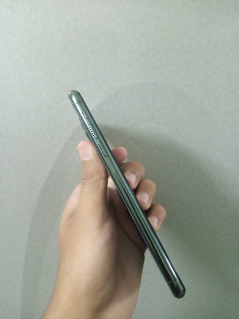 Apple iPhone 11 Pro Max 2