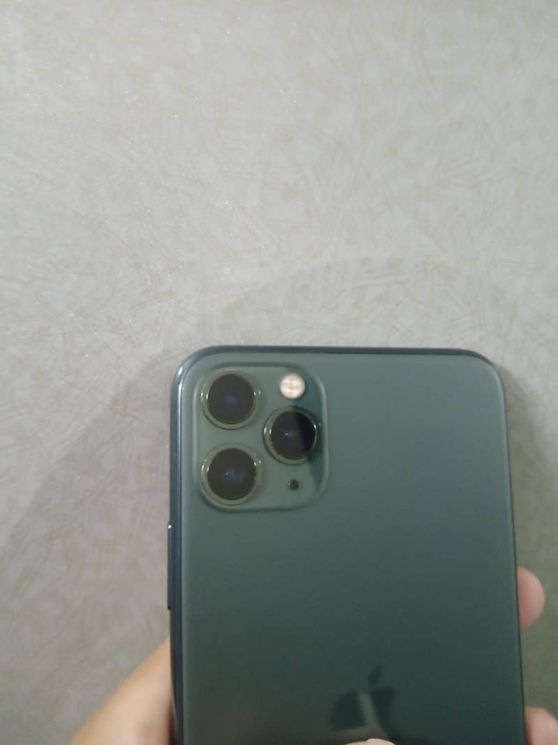 Apple iPhone 11 Pro Max 4